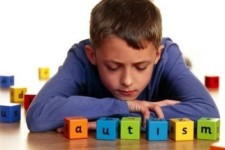 تشخیص اوتیسم در بدو تولد امکان پذیر نیست/ ۲ تا ۵ سالگی؛ سن طلایی درمان کودکان اوتیسمی 