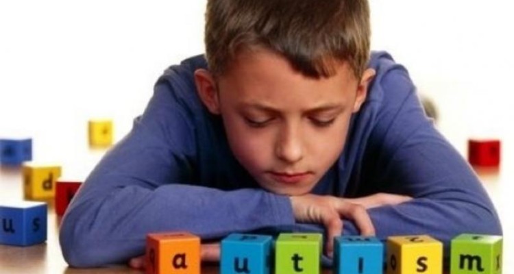 تشخیص اوتیسم در بدو تولد امکان پذیر نیست/ ۲ تا ۵ سالگی؛ سن طلایی درمان کودکان اوتیسمی 