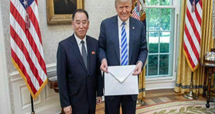 وقتی ترامپ 8 دقیقه هم روی حرفش نمی‌ماند + فیلم