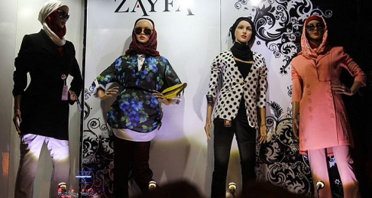 مانکن های بی حجاب، الگوهای ترویج بی بندوباری /ویترین یا نمایشگاه تبلیغ بدحجابی؟