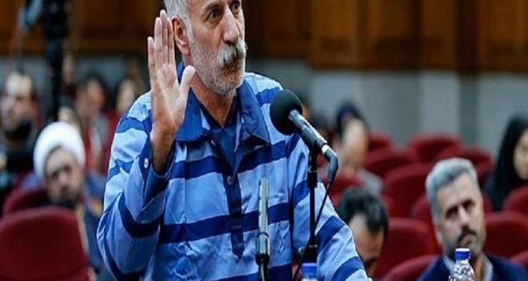 ثلاث به دار آویخته شد.