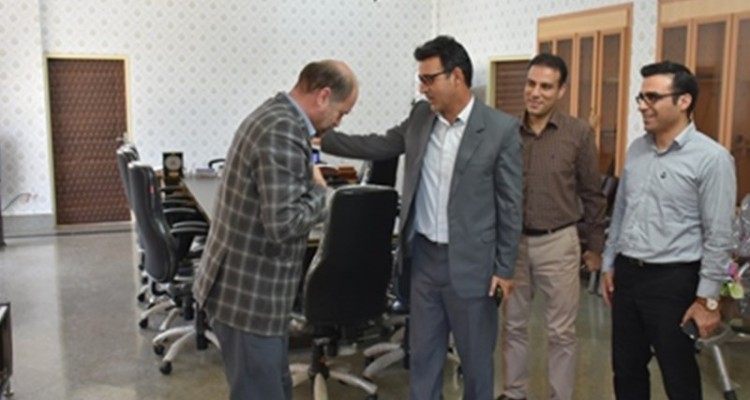 1700 دانشجو در دانشگاه آزاد اسلام آبادغرب تحصیل می کنند