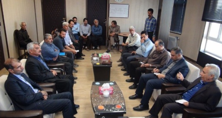 جلسه تعیین تکلیف بازسازی و جابجایی روستای زلزله زده طلسم در دالاهو برگزار گردید