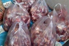 توزیع بیش از 500 کیلوگرم گوشت گرم بین نیازمندان اسلام آبادغرب و گهواره/ کمیته امداد آماده دریافت نذورات و قربانی های مردم 