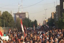 تظاهرات کنندگان عراقی: سفارت آمریکا در بغداد منبع تروریسم است + تصاویر