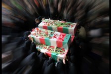 ازدحام جمعیت از ساعتی قبل از شروع مراسم/ تشییع پیکر مطهر ۱۳۵ شهید گمنام بر دستان مردم تهران آغاز شد