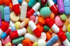 نظارت "تعزیرات" بر انبارهای دارو /"داروفروشی" پزشکان، ممنوع