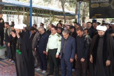  اقامه نماز ظهر عاشورا دراسلام آبادغرب+تصاویر