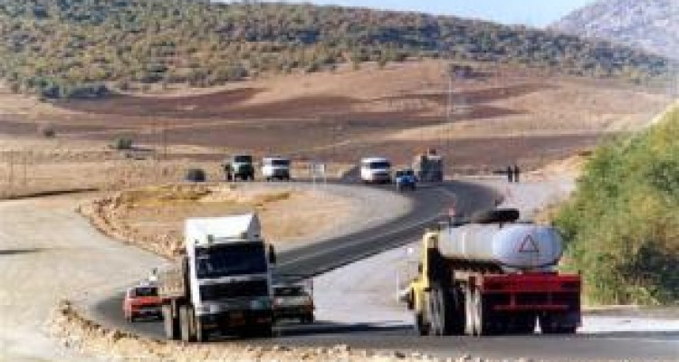 چرخ‌هایی که از بی‌تدبیری نمی‌چرخد /کامیون‌داران: حساب ما را از قطاع‌الطریق جدا کنید