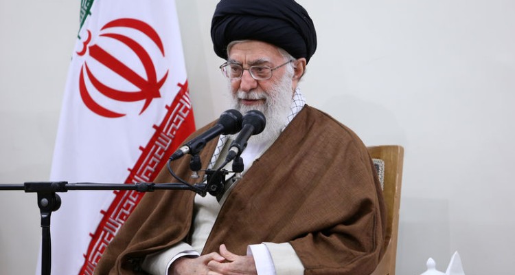 برای حل مشکل نظام بانکی، نقدینگی، اشتغال وتورم تصمیم‌های جدی بگیرید 