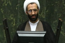 وزارت خارجه اقدام قاطع و جدی برای دو دیپلمات کشورمان انجام دهد