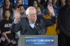 سندرز ترامپ را تهدید کرد/ پلوسی: اخراج سشنز اقدامی رسوا بود