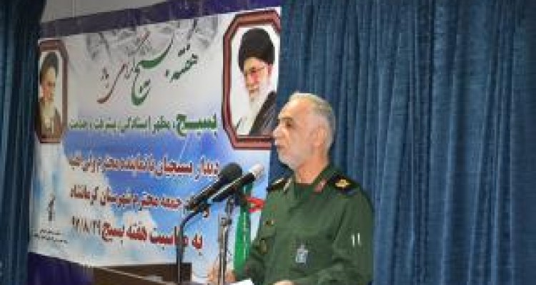 بسیج حضور آگاهانه ملت در همه صحنه‌های انقلاب است