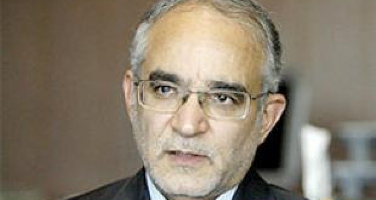 برخی از مسائل قانون اساسی نیاز به بازنگری دارد