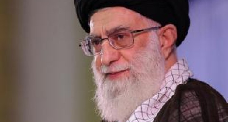 نماز جامعه را به صلاح و سداد در زبان و عمل می‌کشاند