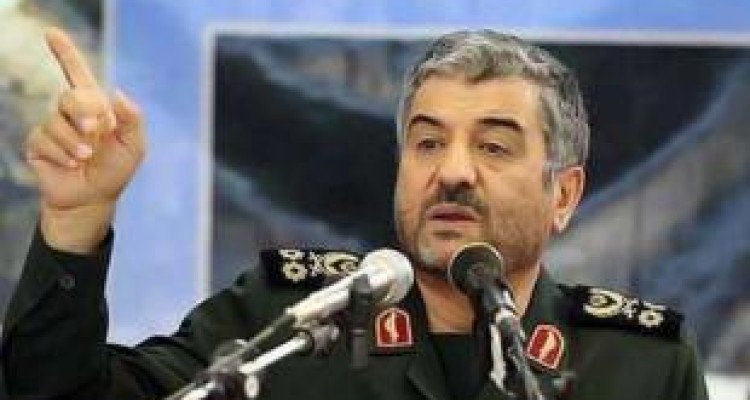 دشمنان آرزوی براندازی نظام را به گور خواهند برد/ قدرت آمریکا رو به افول است