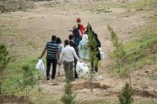 طبیعت منطقه گلال سیاه اسلام‌آباد غرب پاکسازی شد