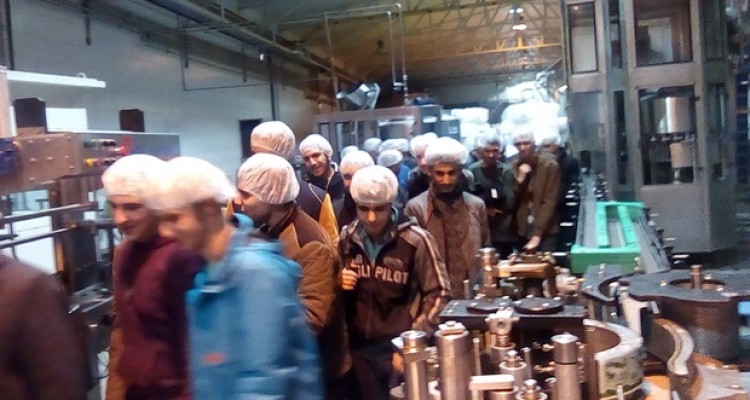 بازدید دانش آموزان از کارخانجات و کارگاه های تولیدی اسلام آبادغرب+ تصاویر