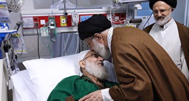 عیادت رهبر انقلاب از آیت‌الله هاشمی شاهرودی + فیلم 