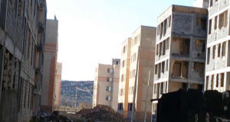 پروژه نیمه‌کاره مسکن مهر اسلام‌آبادغرب پس از سال‌ها + فیلم 