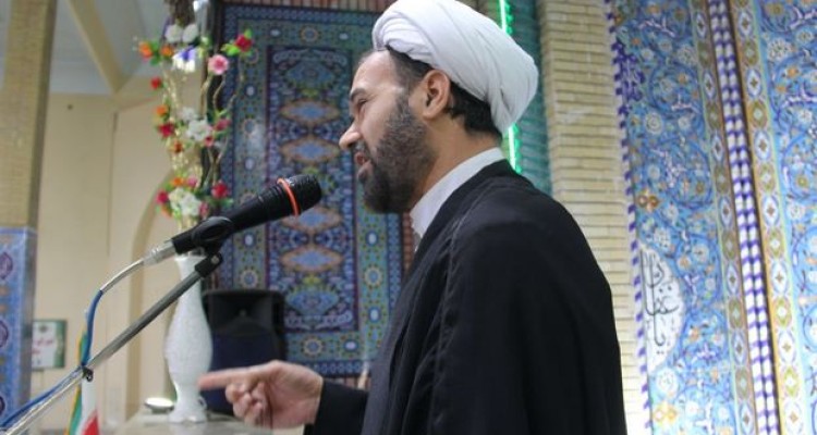 در بازی های سیاسی اصل خدمات نظام فراموش می شود/حماسه 9دی درس بزرگی به ما داد