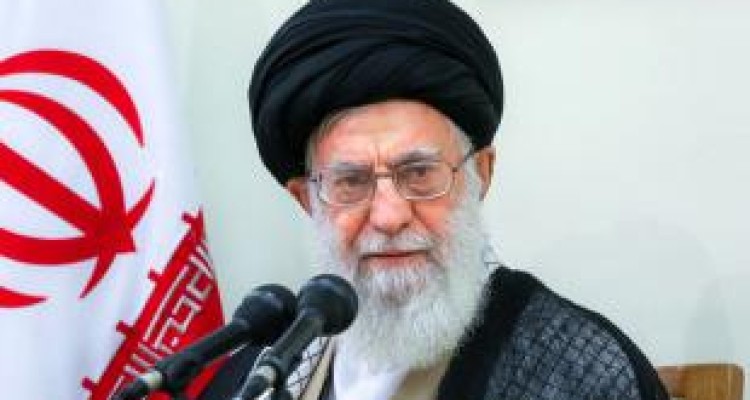 رهبر انقلاب: همه وظیفه داریم به کمک سیل‌زدگان بشتابیم