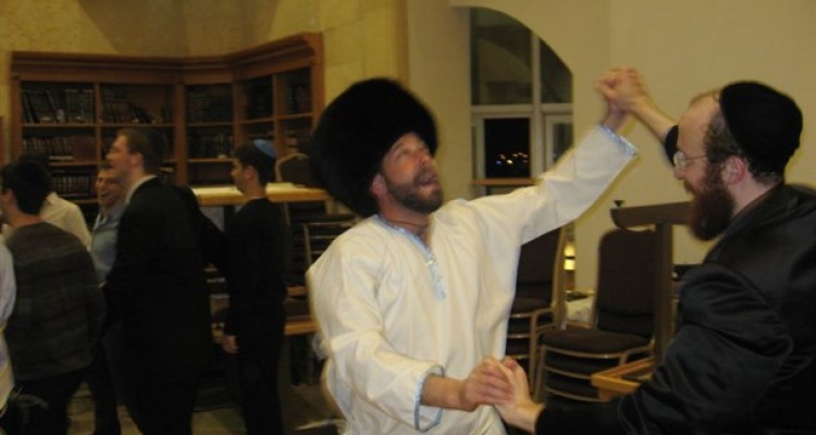 پوریم؛ هولوکاست ایرانیان به دست صهیونیست‌ها/ جشنی که خون ایرانیان را در شیشه می‌کند