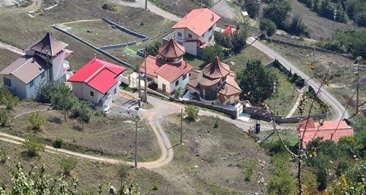 ساخت و سازهای غیرمجازی که مردم را اسیر سیلاب کرد/ خلأ قانونی و اعتبار معاملات غیررسمی عامل اصلی زمین‌خواری/ رودخانه‌ خواری از سکه می‌افتد؟