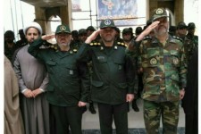 غبارروبی و عطرافشانی مزار شهدا در اسلام آبادغرب به مناسبت روز ارتش