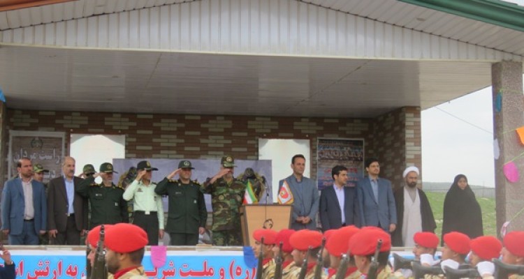 صبحگاه مشترک نیرو های مسلح در اسلام آباد غرب برگزار شد 