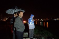 بازدید خبرنگاران و مدیریت ستاد بحران اسلام آبادغرب از مناطق در معرض سیل شهرستان