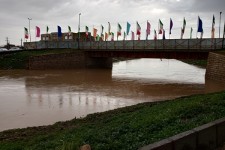 بالا آمدن سطح آب رودخانه ها در اسلام آبادغرب بر اثر بارش باران