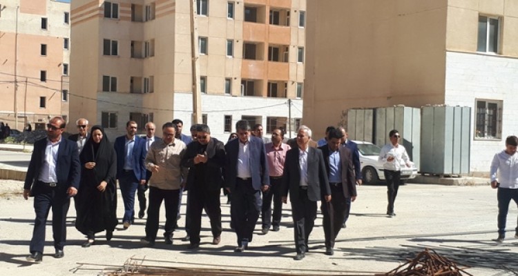 اعتراض مردم اسلام آبادغرب به وعده های سرخرمن تحویل مسکن مهر/نارضایتی معاون استاندار به عملکرد پیمانکاران مسکن مهر شرف آباد