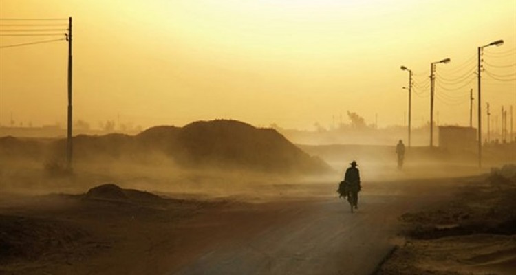 از اسارت آب تا پرواز خاک؛ سمباده ی سنگین باد بر پیکر جنوب شرق کشور/ 207 روز از سال 97 هوای سیستان ناسالم بود!