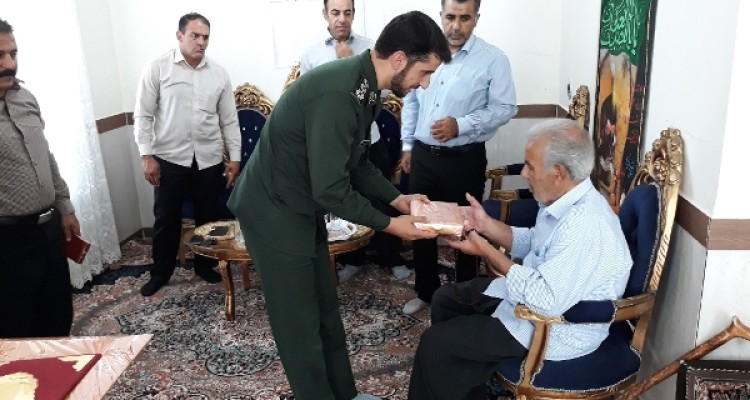 تجلیل از پیر غلام حسینی کربلایی الیاس جابری در اسلام آبادغرب+تصاویر