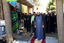 اقامه نماز باشکوه ظهر عاشورا در اسلام آبادغرب+تصاویر