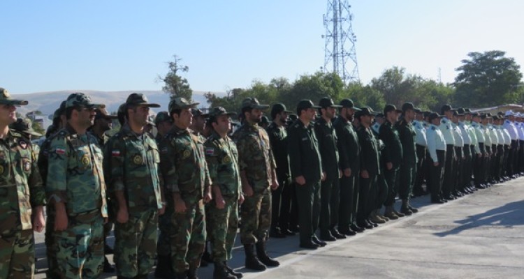 برگزاری صبحگاه مشترک نیروهای نظامی و انتظامی شهرستان اسلام آبادغرب+تصاویر