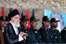 رفتار آمریکایی‌ها موجب افزایش عزت سپاه شد/ با تمسک به سیدالشهداء(ع) در مقابل آمریکا کوتاه نمی‌آییم