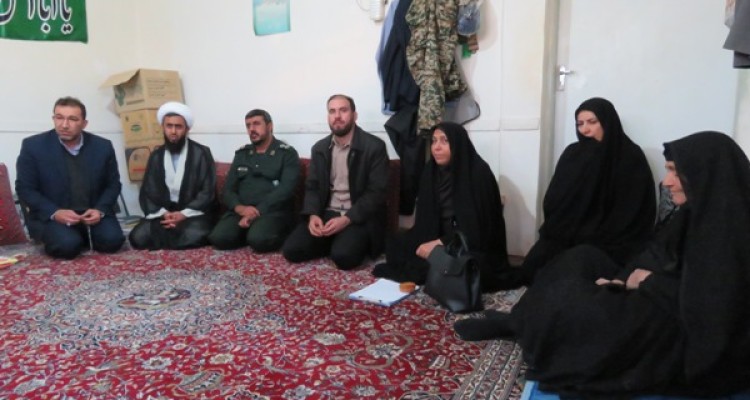 دیدار با خانواده معظم شهدا در اسلام آبادغرب+تصاویر