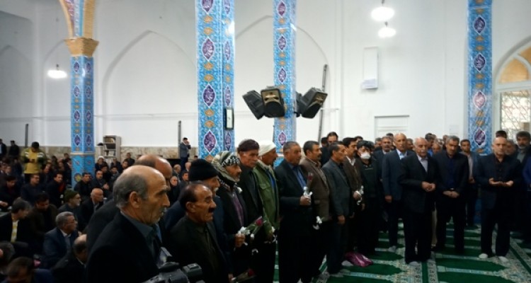 برگزاری آيين خون صلح در شهرستان اسلام آبادغرب+تصاویر