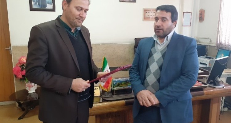 انعقاد تفاهم نامه همکاری اداره فرهنگ و ارشاد با آموزش و پروش اسلام آبادغرب در راستای ترویج فرهنگ کتابخوانی