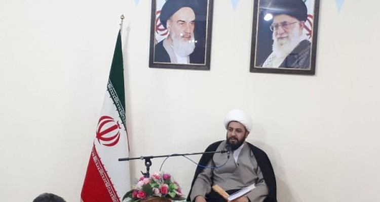 اگرتحلیل فتنه ۸۸ را فقط به یک اعتراض انتخاباتی تقلیل دهیم به انقلاب ظلم کرده ایم/هدف دشمنان راه انداختن انقلاب مخملی بود