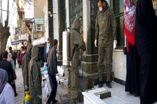 ضدعفونی و گندزدایی معابر عمومی و فضاهای شهری اسلام آبادغرب توسط نیروهای سپاه اسلام آبادغرب+تصاویر