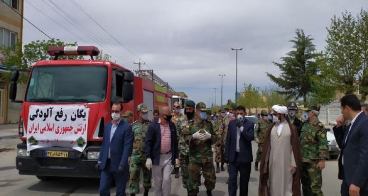 عملیات ضدعفونی و گندزدایی شهرستان ایوانغرب توسط تیپ ۱۸۱ زرهی ارتش+تصاویر