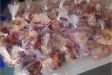 توزیع صدها سبدغذایی و گوشت قربانی بین ایتام و نیازمندان اسلام آبادغرب