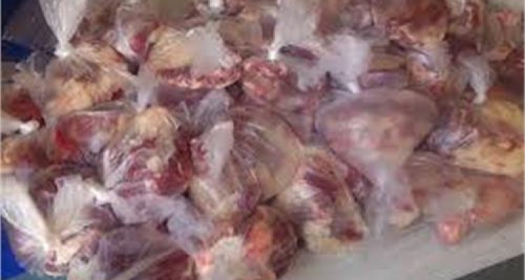 توزیع صدها سبدغذایی و گوشت قربانی بین ایتام و نیازمندان اسلام آبادغرب