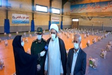 توزیع ۲۰۰۰ سبد معیشتی در اسلام آبادغرب در دومین مرحله کمکهای مومنانه +تصاویر