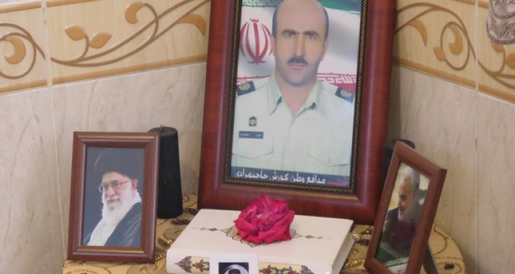 دیدار با خانواده شهید کوروش حاجیمرادی در اسلام آبادغرب+تصاویر