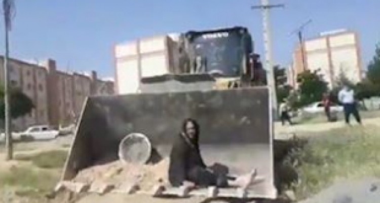 واکنش کاربران توییتر به مرگ پیرزن کپرنشین کرمانشاهی چه بود؟