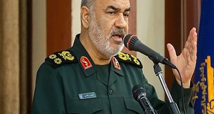 ایران قدرتمند از مدار جاذبه و تاثیر قدرت‌ها خارج می‌شود/ تحریم و تسلیم از اهداف سیاسی دشمن است